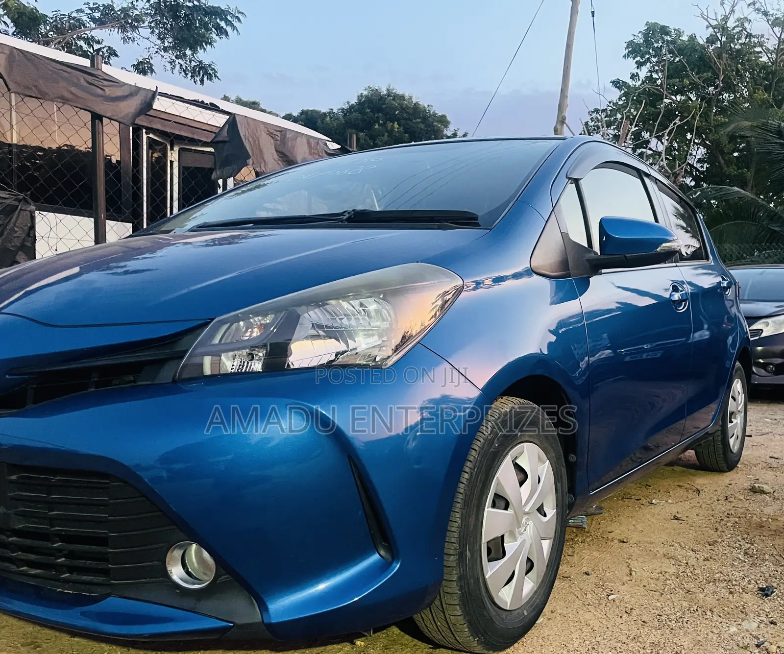 Toyota Vitz 1.3 AWD 5dr 2015 Blue