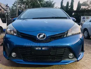 Toyota Vitz 1.3 AWD 5dr 2015 Blue