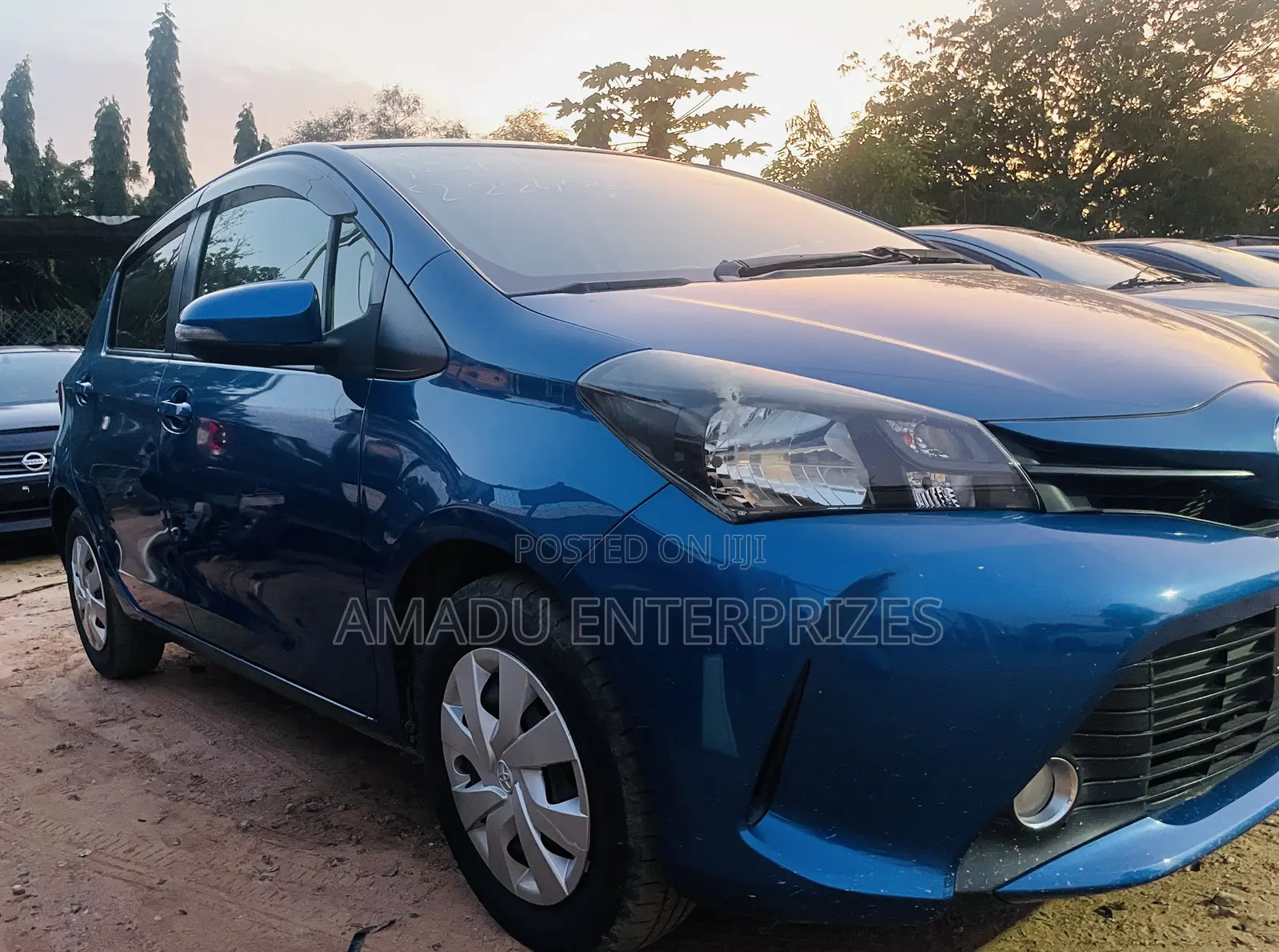 Toyota Vitz 1.3 AWD 5dr 2015 Blue