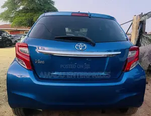 Toyota Vitz 1.3 AWD 5dr 2015 Blue
