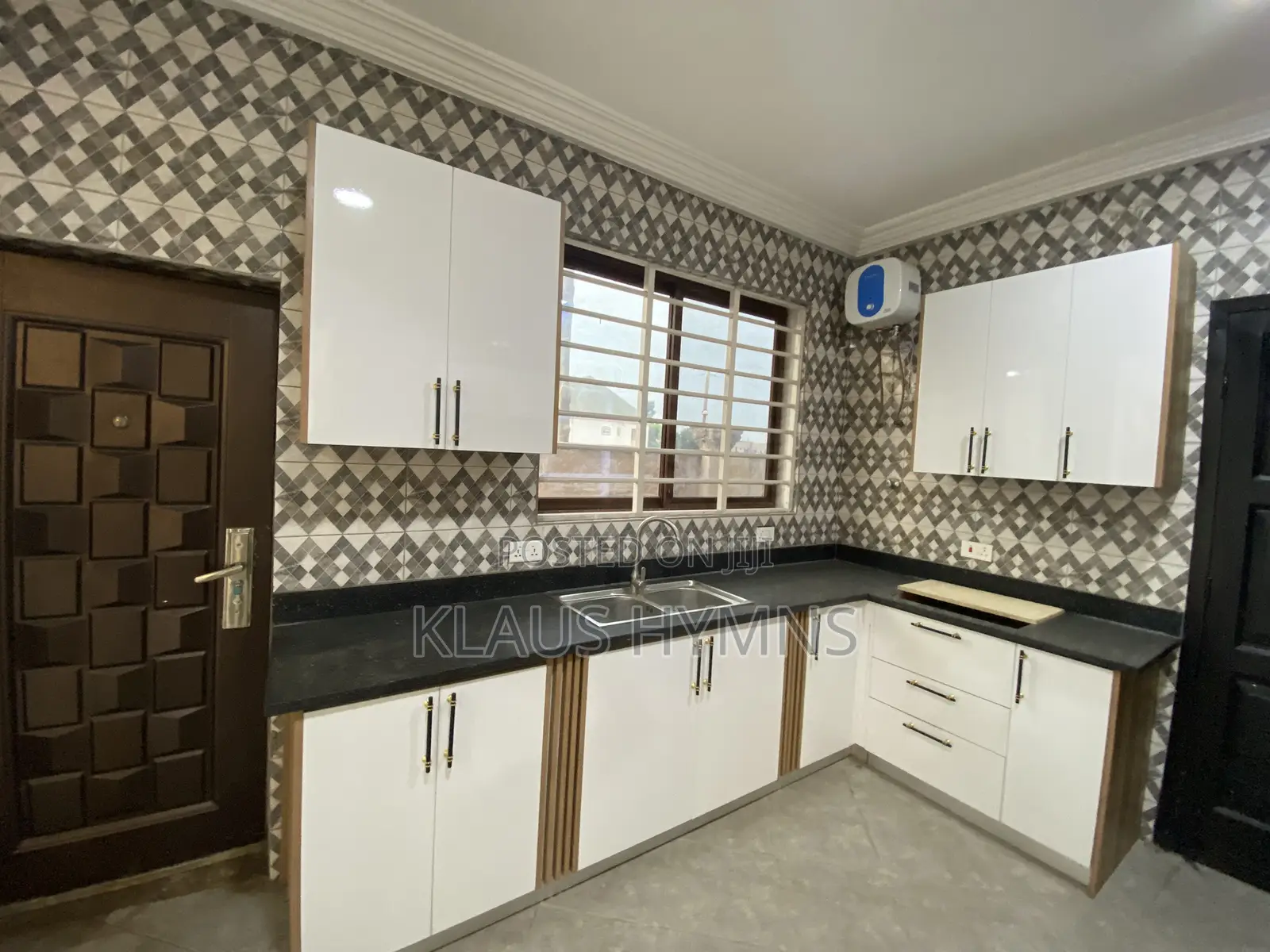 6bdrm House in Graymanproperties, Lake Side Estate for rent