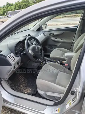 Toyota Corolla 2012 Silver