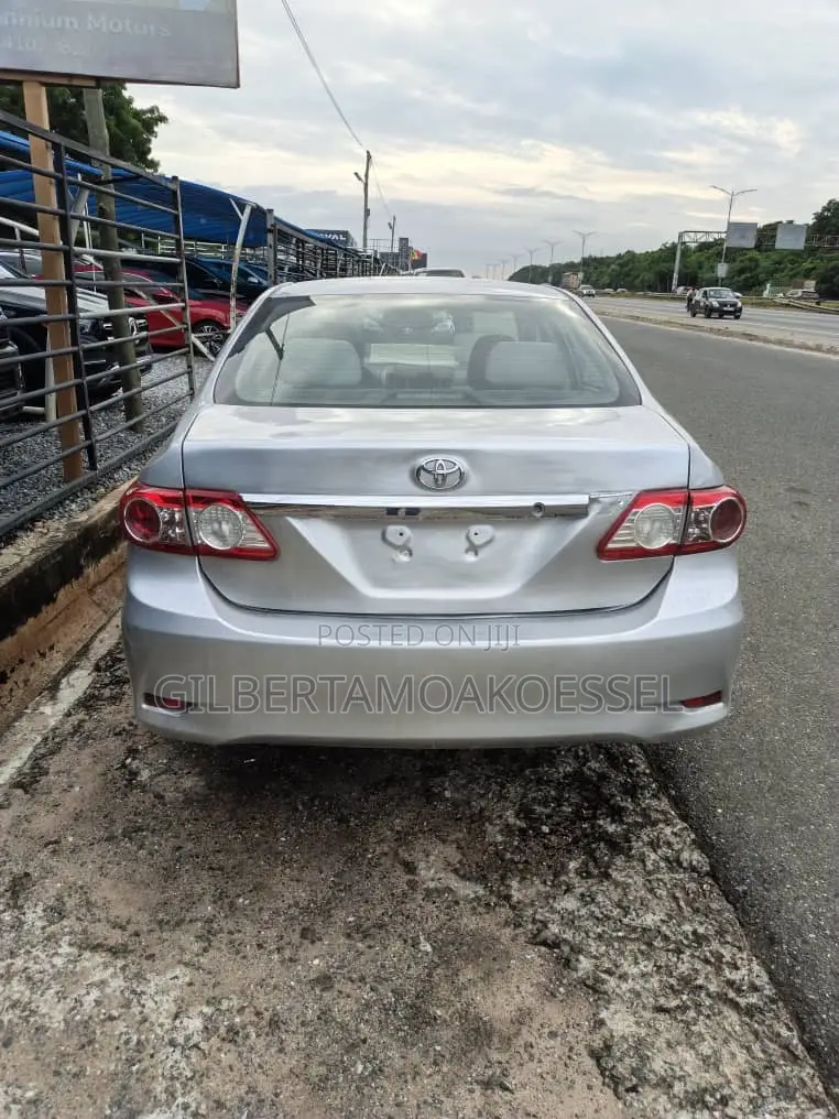 Toyota Corolla 2012 Silver