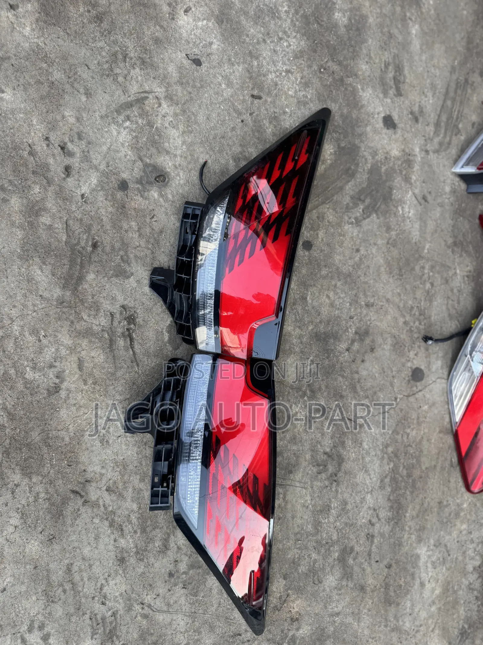 Lexus Rx350 2022/25 Taillight Available