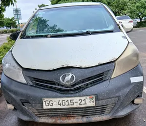 Toyota Vitz 2012 White