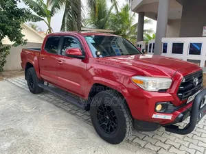 Toyota Tacoma 2017 Red