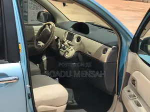 Toyota Sienta 2012 Blue