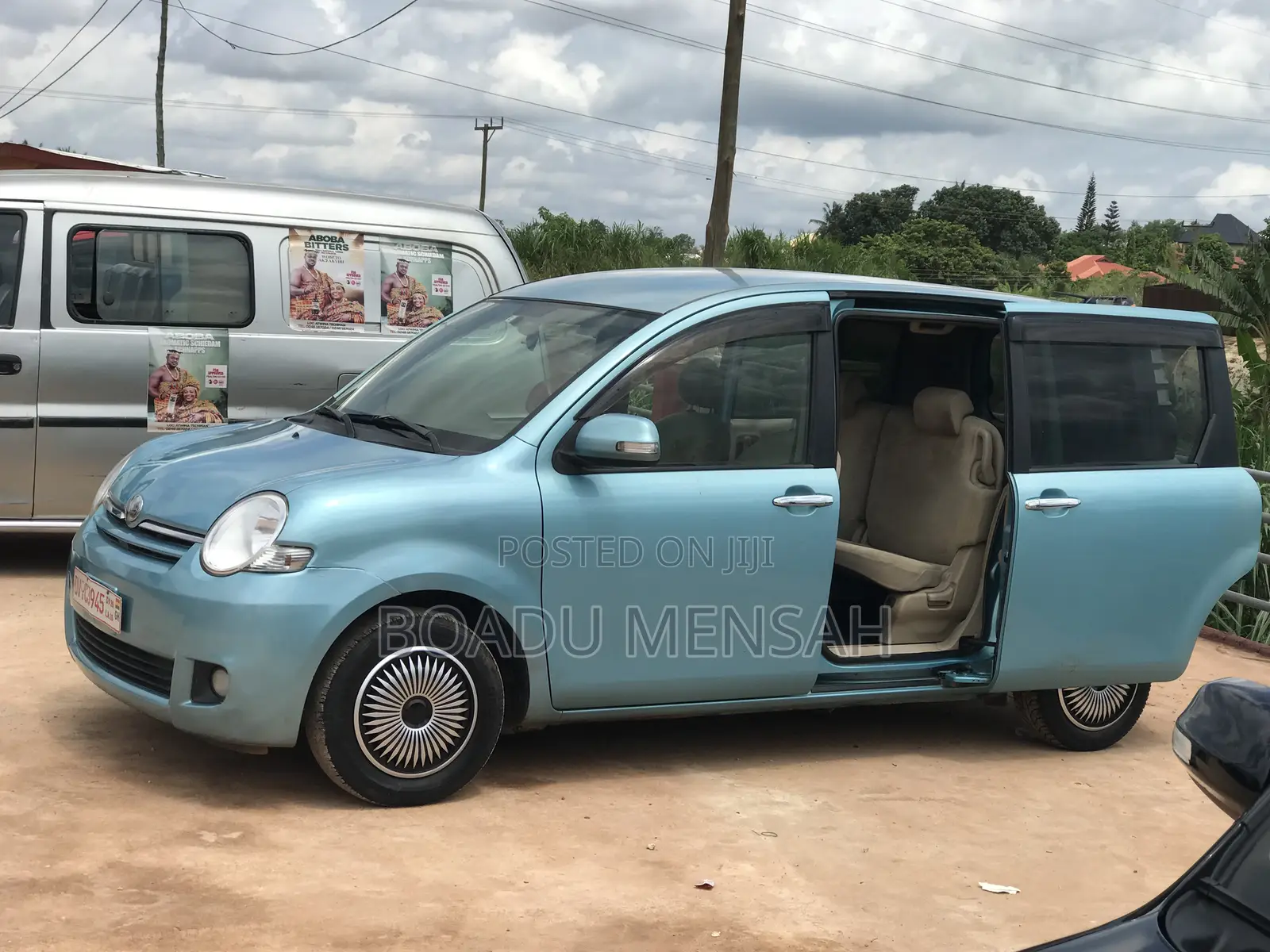 Toyota Sienta 2012 Blue