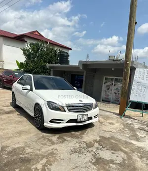 Mercedes-Benz C250 2010 White