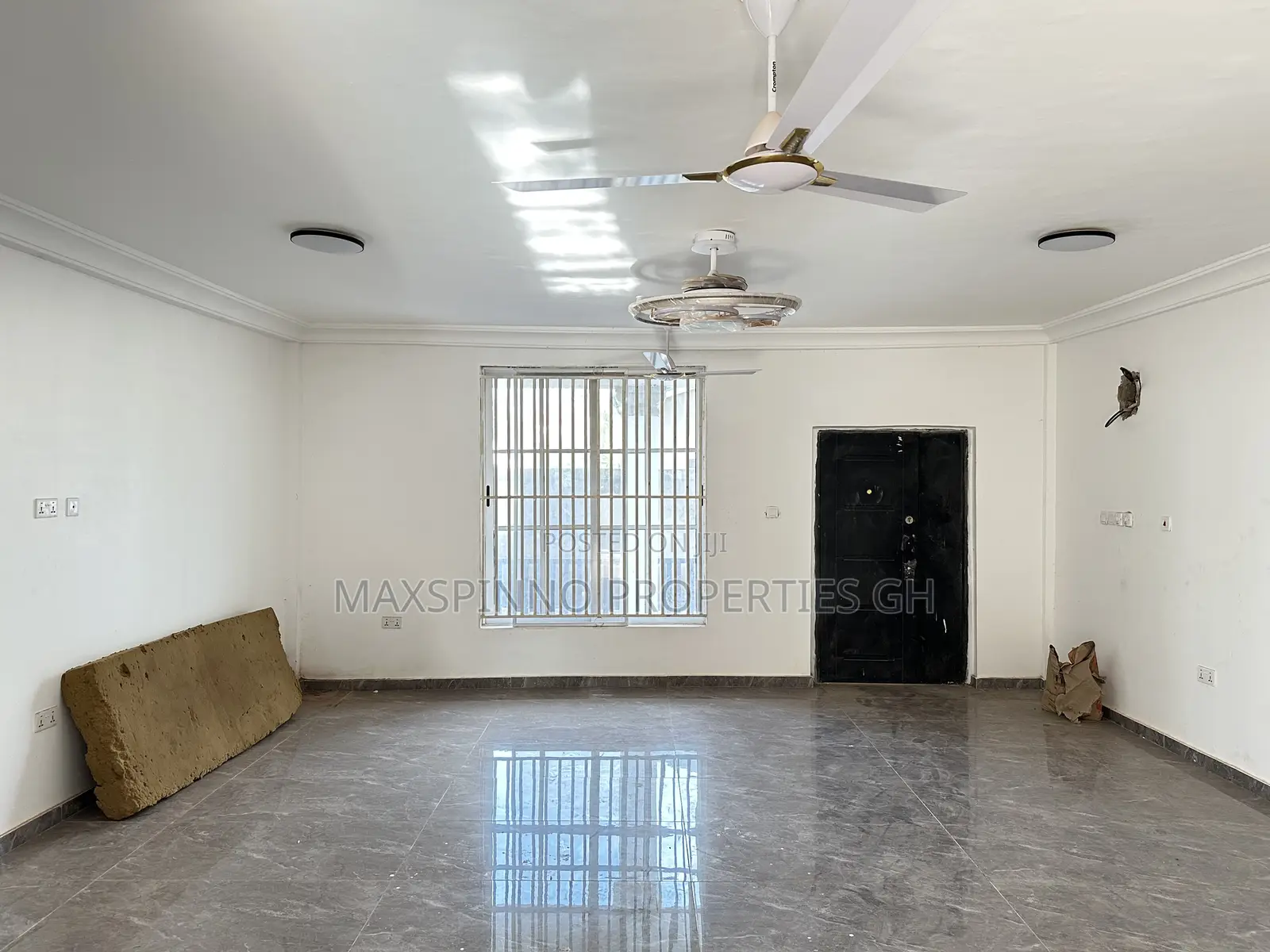 2bdrm Apartment in Maxspinno Properties, Frafraha for rent