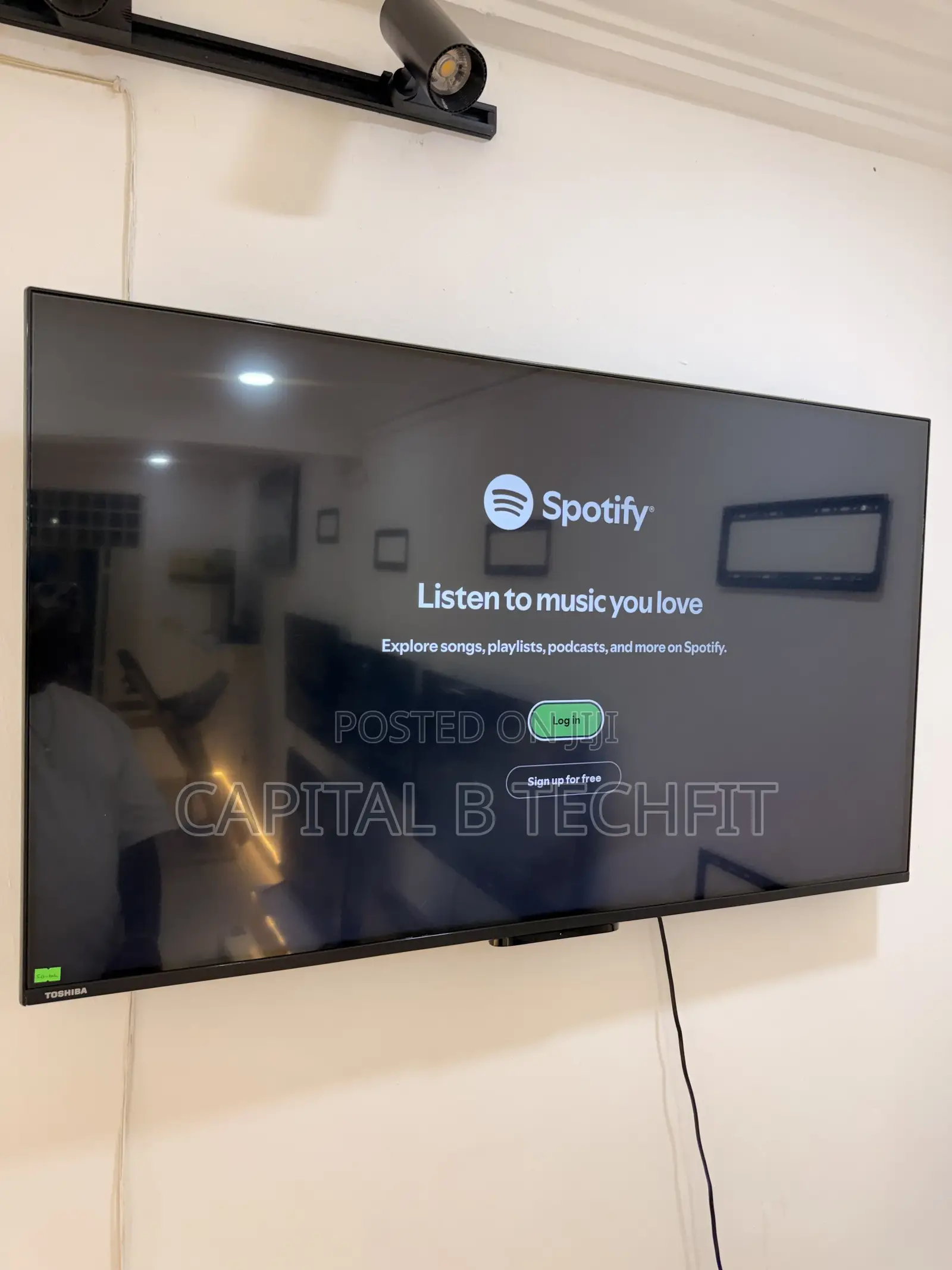 50inches Toshiba Vidaa 2024 Model . Digital Satellite Smart TV