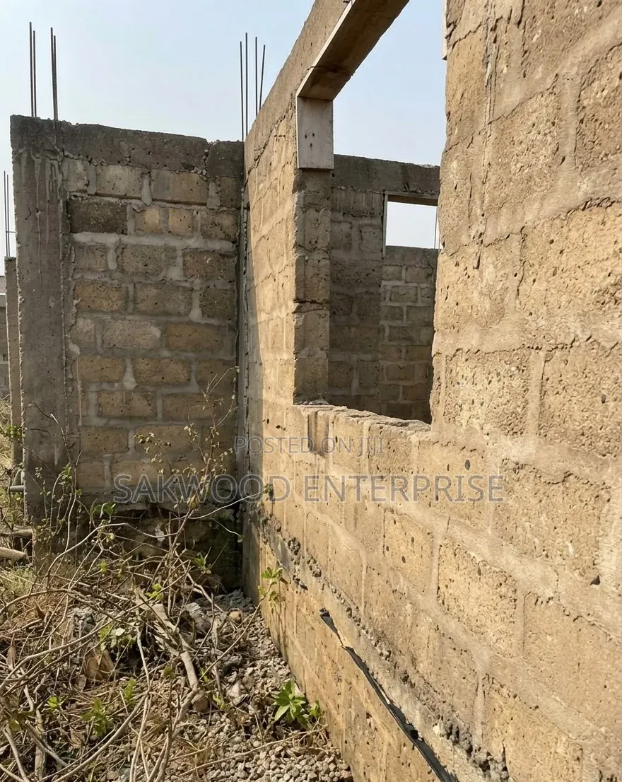 A Five Bedroom Hse for Sale
