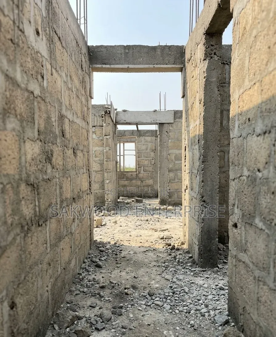 A Five Bedroom Hse for Sale