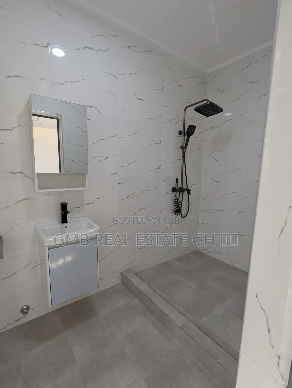 3bdrm House in Police City Area, Nmai-Dzorn for sale