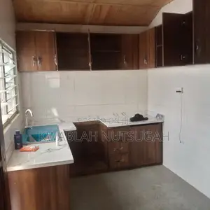 3bdrm House in Paraku Estates, Ledzokuku-Krowor for rent