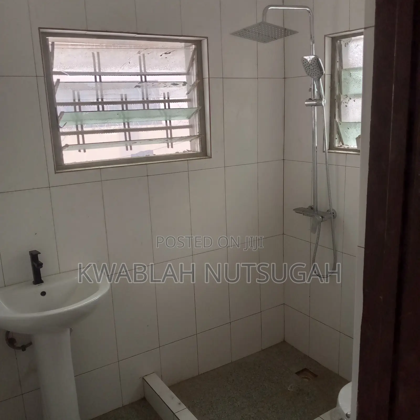 3bdrm House in Paraku Estates, Ledzokuku-Krowor for rent