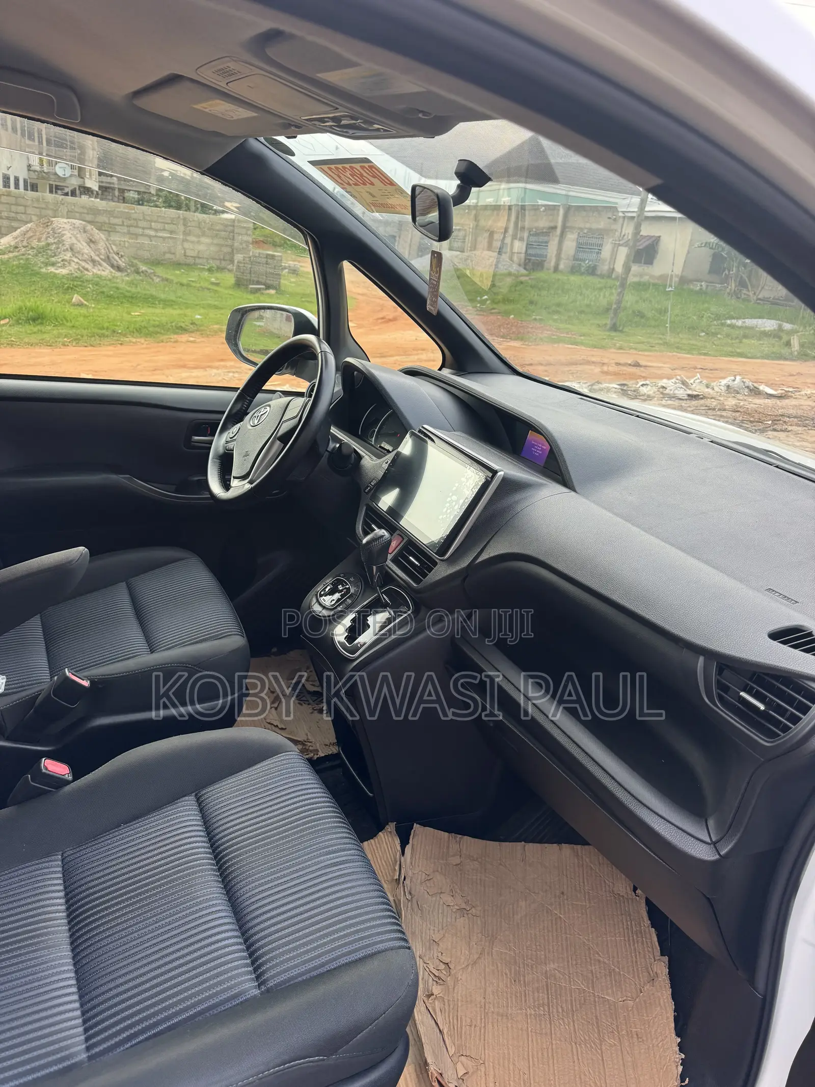 Toyota Voxy 2015 White