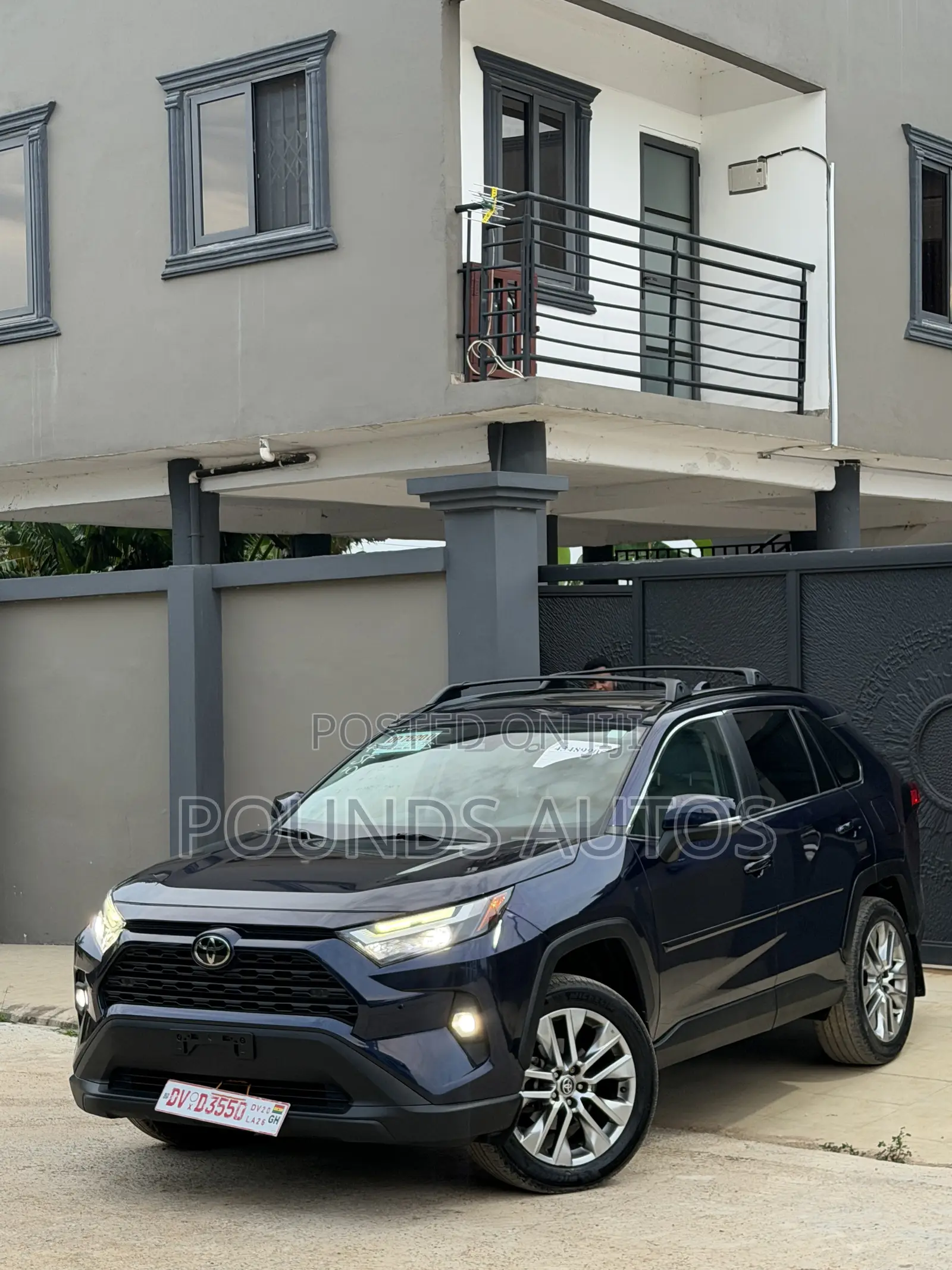Toyota RAV4 XLE AWD 2024 Blue