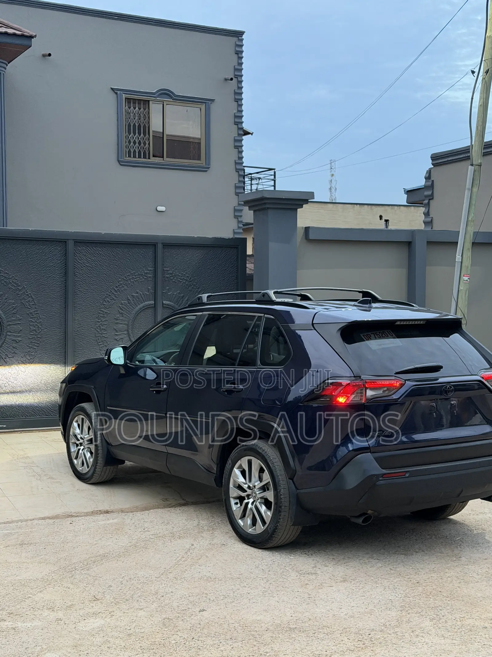 Toyota RAV4 XLE AWD 2024 Blue