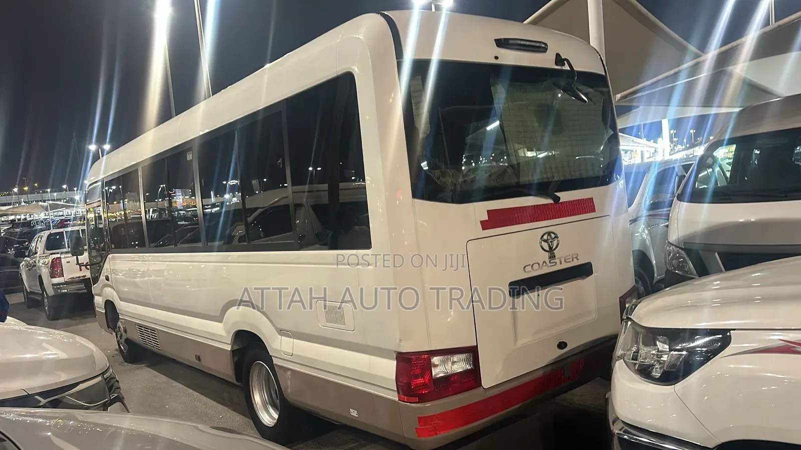 Toyota HiAce 1987 White