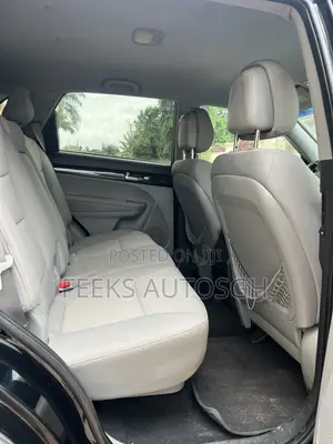 Kia Sorento LX 2011 Black