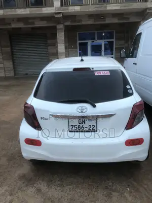 Toyota Vitz 1.3 AWD 3dr 2012 White