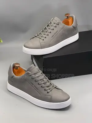 Tommy Hilfiger Kaki Color Under White
