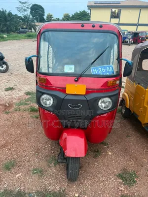 Bajaj RE 2025 Red
