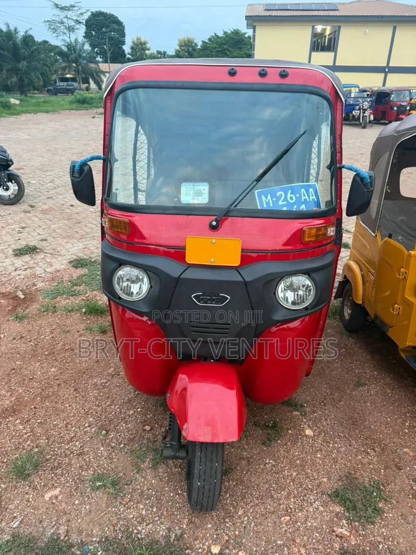 Bajaj RE 2025 Red