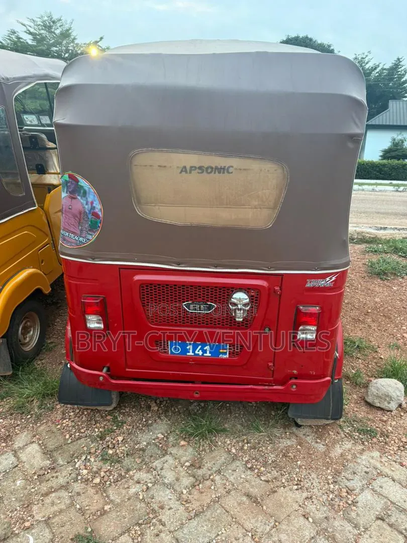 Bajaj RE 2025 Red