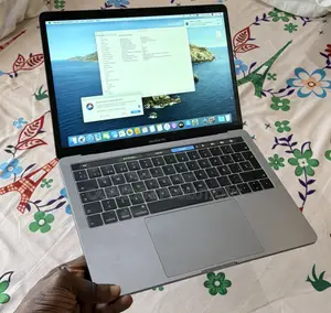 Laptop Apple MacBook Pro 2018 8GB Intel Core i5 SSD 512GB