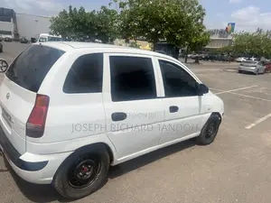 Hyundai Matrix 2004 White