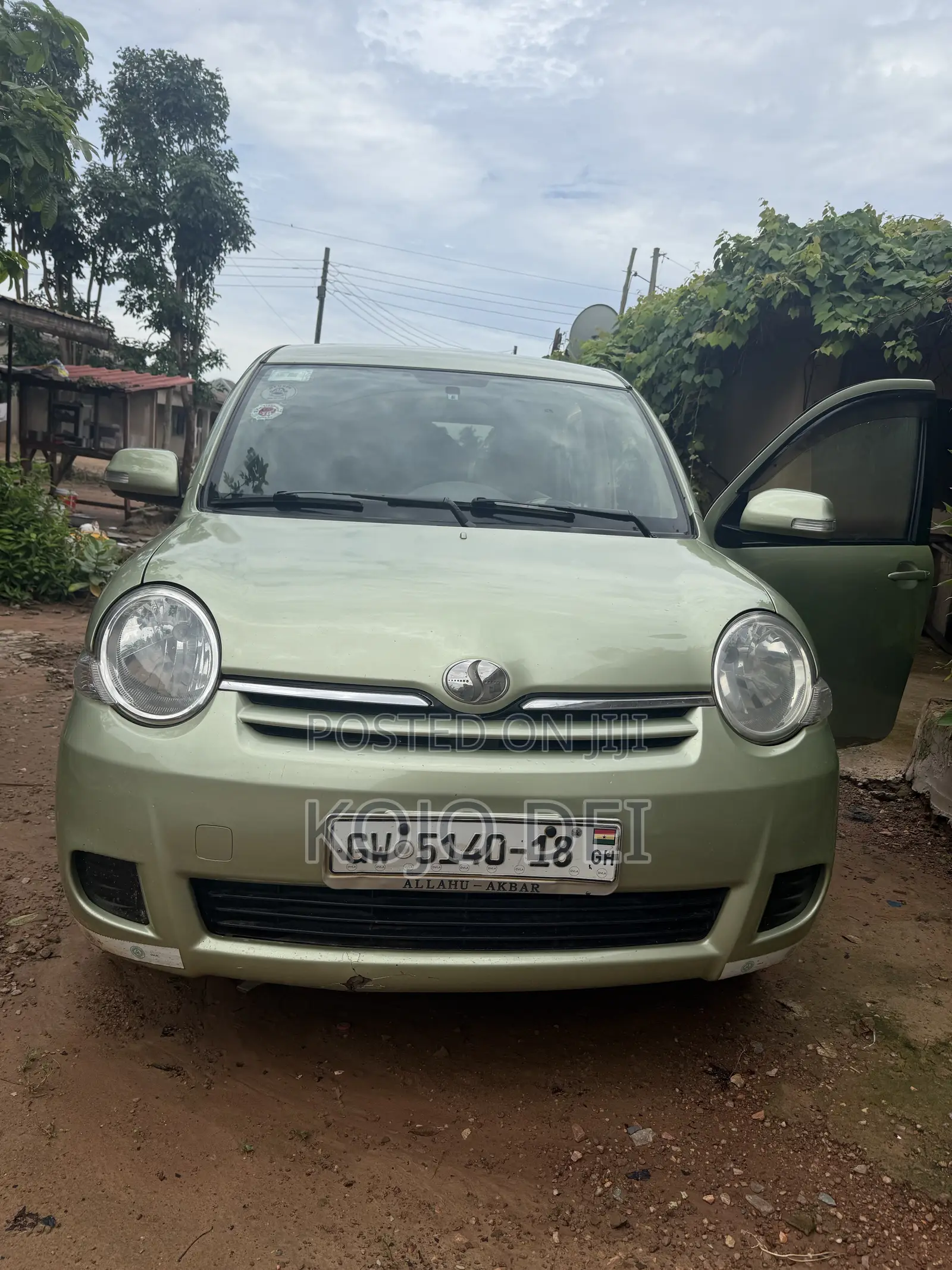 Toyota Sienta 2014 Green