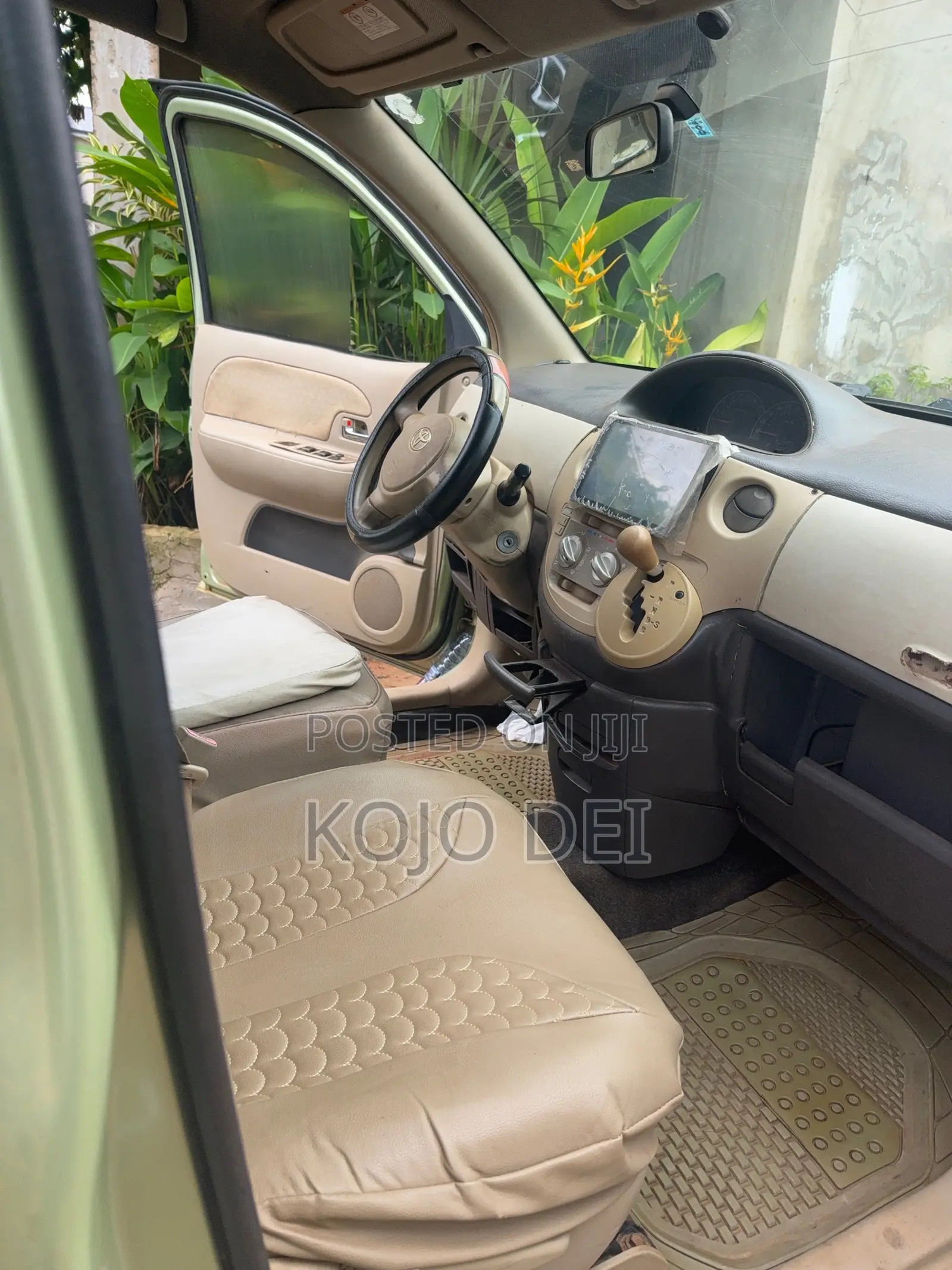 Toyota Sienta 2014 Green