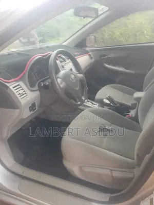 Toyota Corolla LE 4dr Sedan (1.8L 4cyl 4A) 2010 Silver