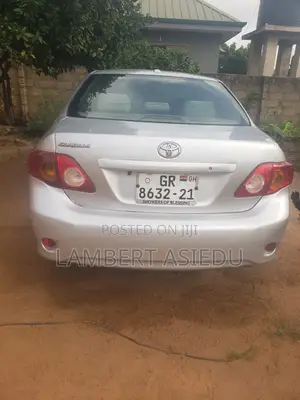 Toyota Corolla LE 4dr Sedan (1.8L 4cyl 4A) 2010 Silver