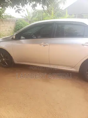 Toyota Corolla LE 4dr Sedan (1.8L 4cyl 4A) 2010 Silver