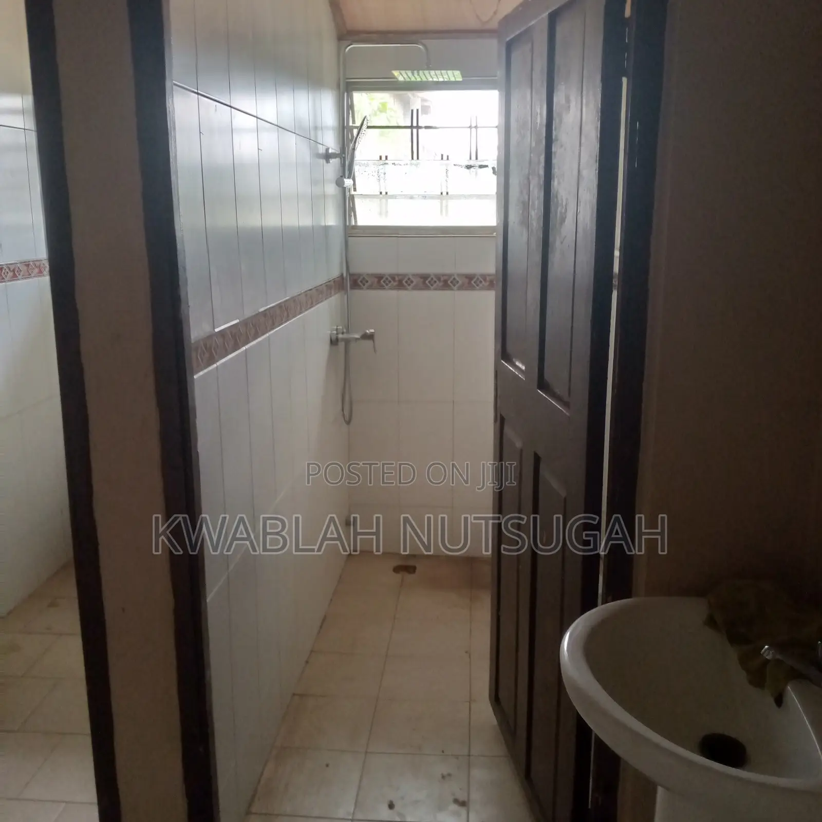 3bdrm House in Paraku Estates, Ledzokuku-Krowor for rent
