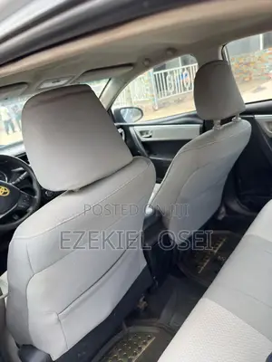 Toyota Corolla LE 4dr Sedan (1.8L 4cyl CVT) 2015 Silver
