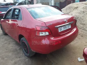 Toyota Yaris 2010 Red