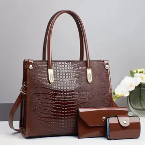 Elegant Ladies Hand Bag With Purse