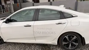 Honda Civic Touring 4dr Sedan (1.5L 4cyl) 2017 White