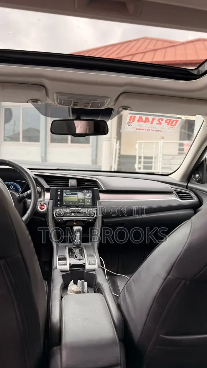 Honda Civic Touring 4dr Sedan (1.5L 4cyl) 2017 White