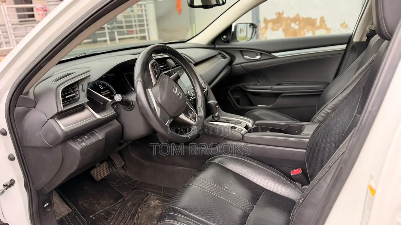 Honda Civic Touring 4dr Sedan (1.5L 4cyl) 2017 White