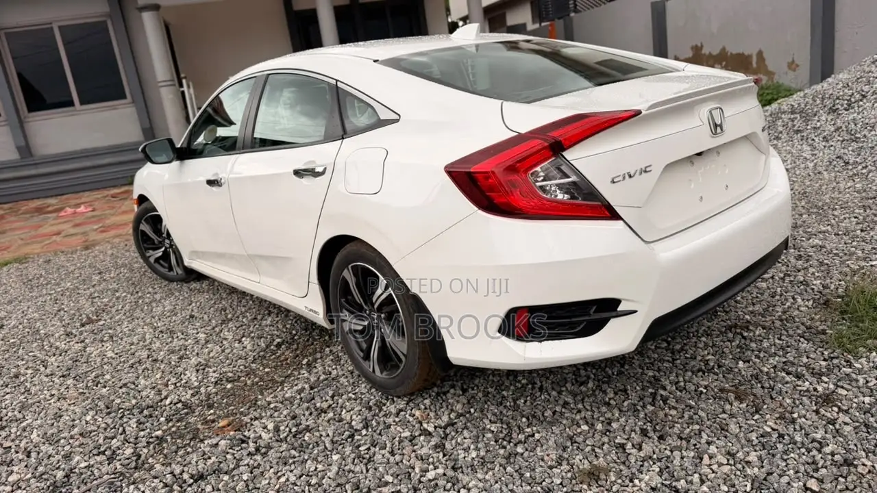 Honda Civic Touring 4dr Sedan (1.5L 4cyl) 2017 White