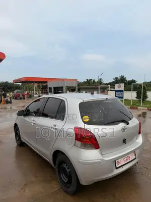 Toyota Vitz 1.0 FWD 3dr 2010 Silver