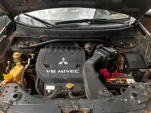 Mitsubishi Outlander 2.4 GLS Automatic 2009 Gray