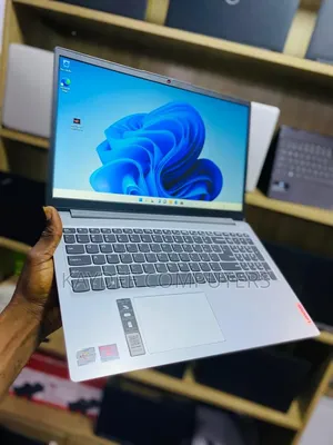 Laptop Lenovo IdeaPad 300 4GB AMD SSD 128GB