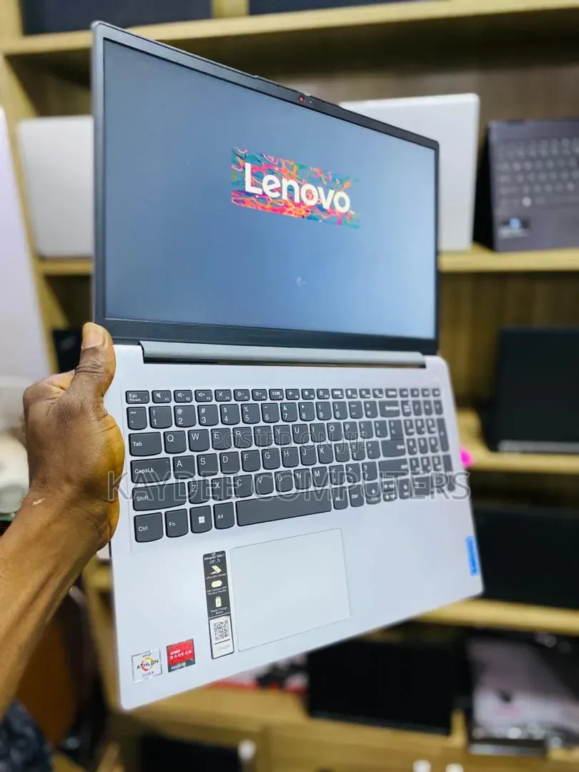 Laptop Lenovo IdeaPad 300 4GB AMD SSD 128GB