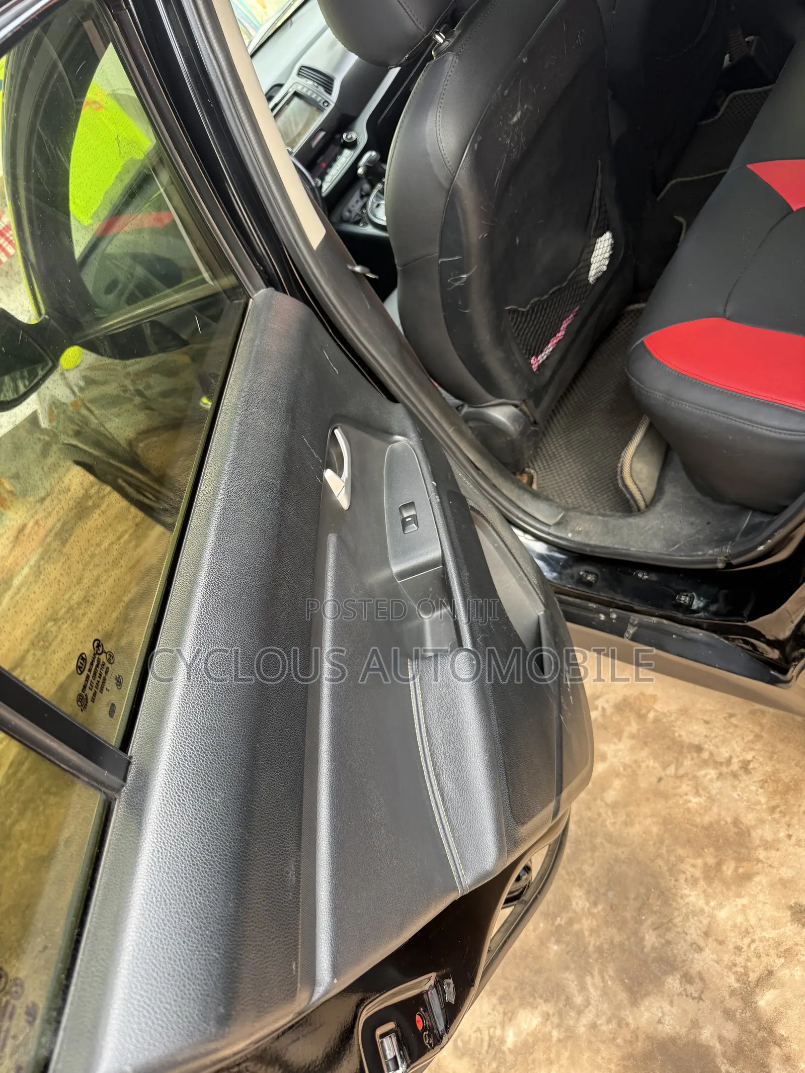 Kia Sportage SX 4dr SUV (2.0L 4cyl Turbo 6A) 2011 Black